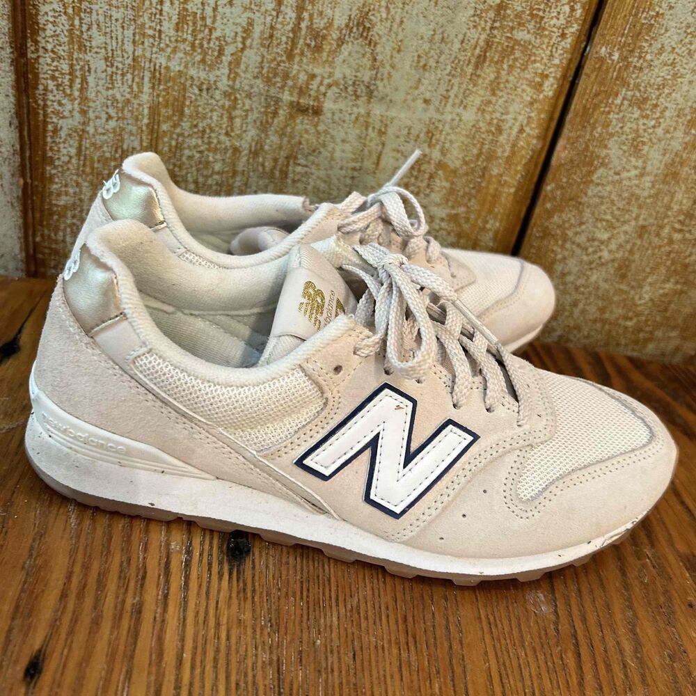 New Balance Women Cream Lace-Up Tennis Sneakers Size 7.5